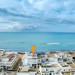 In Pieno Centro E Vicino La بيت للعطل